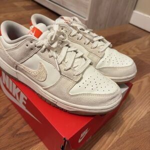 Nike Off-White and Beige Sneakers